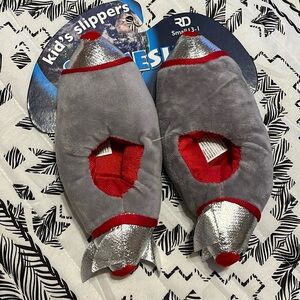RD Spaceship Kid’s Slippers Size Small